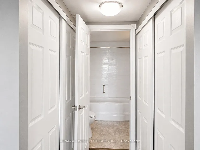 237 King St W #703 — Photo 8