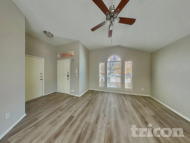 2520 Ensenada Ln — Photo 4