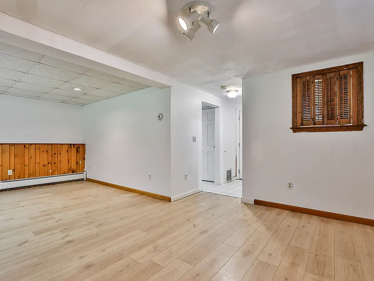 76 Groton Rd — Photo 25