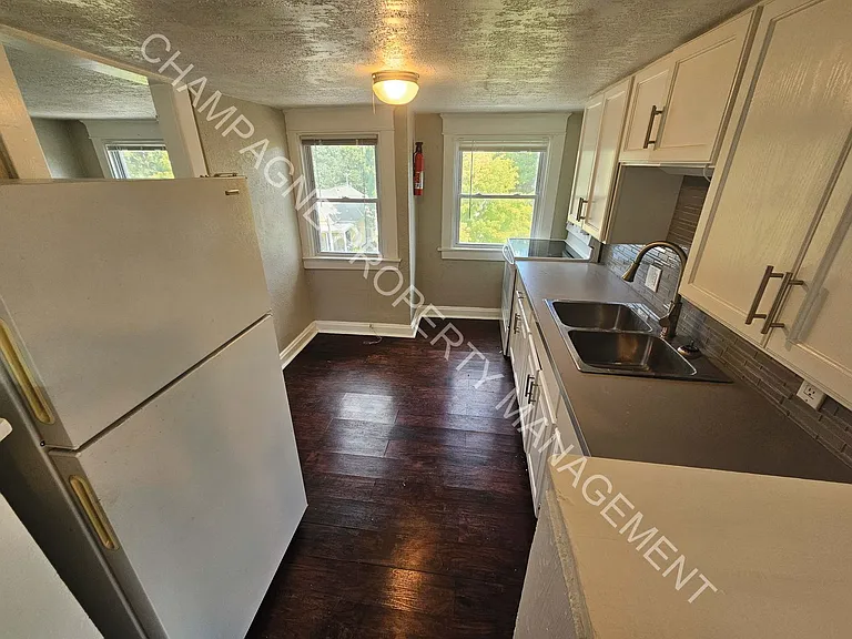4046 McGee St — Photo 5