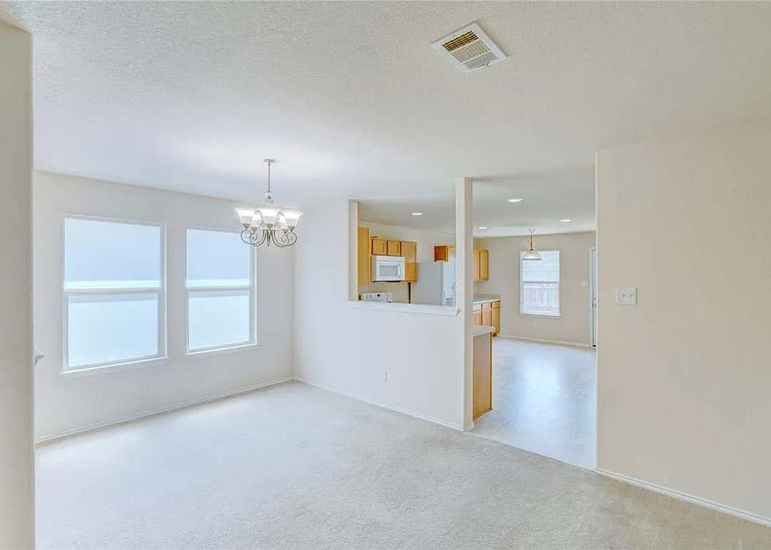 Fort Worth home — Photo 2