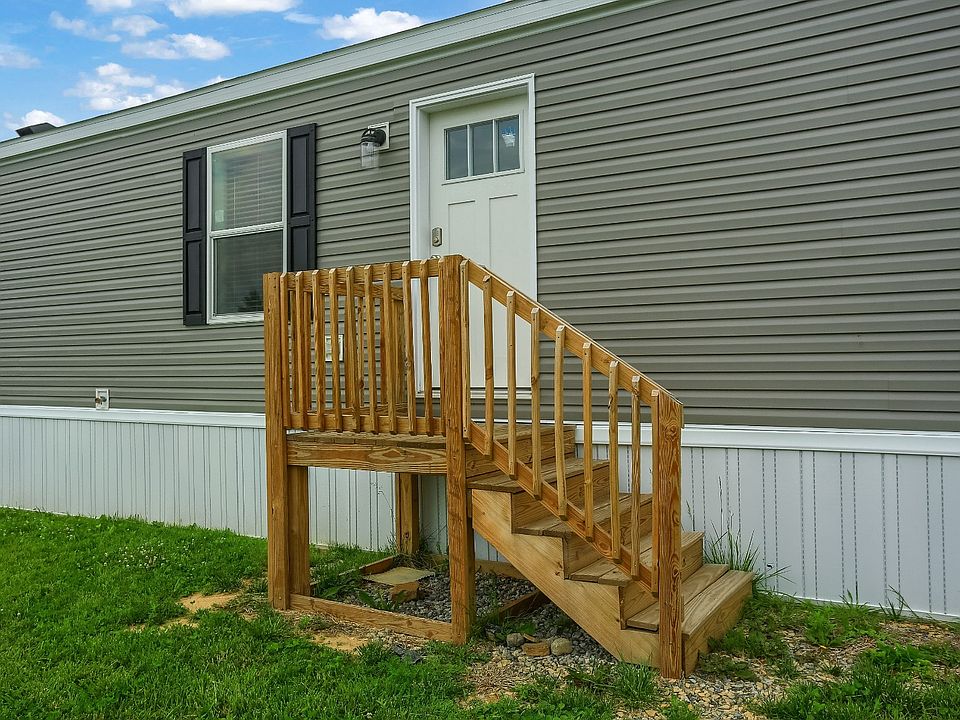 1st image of 138 Ash St Lot 15