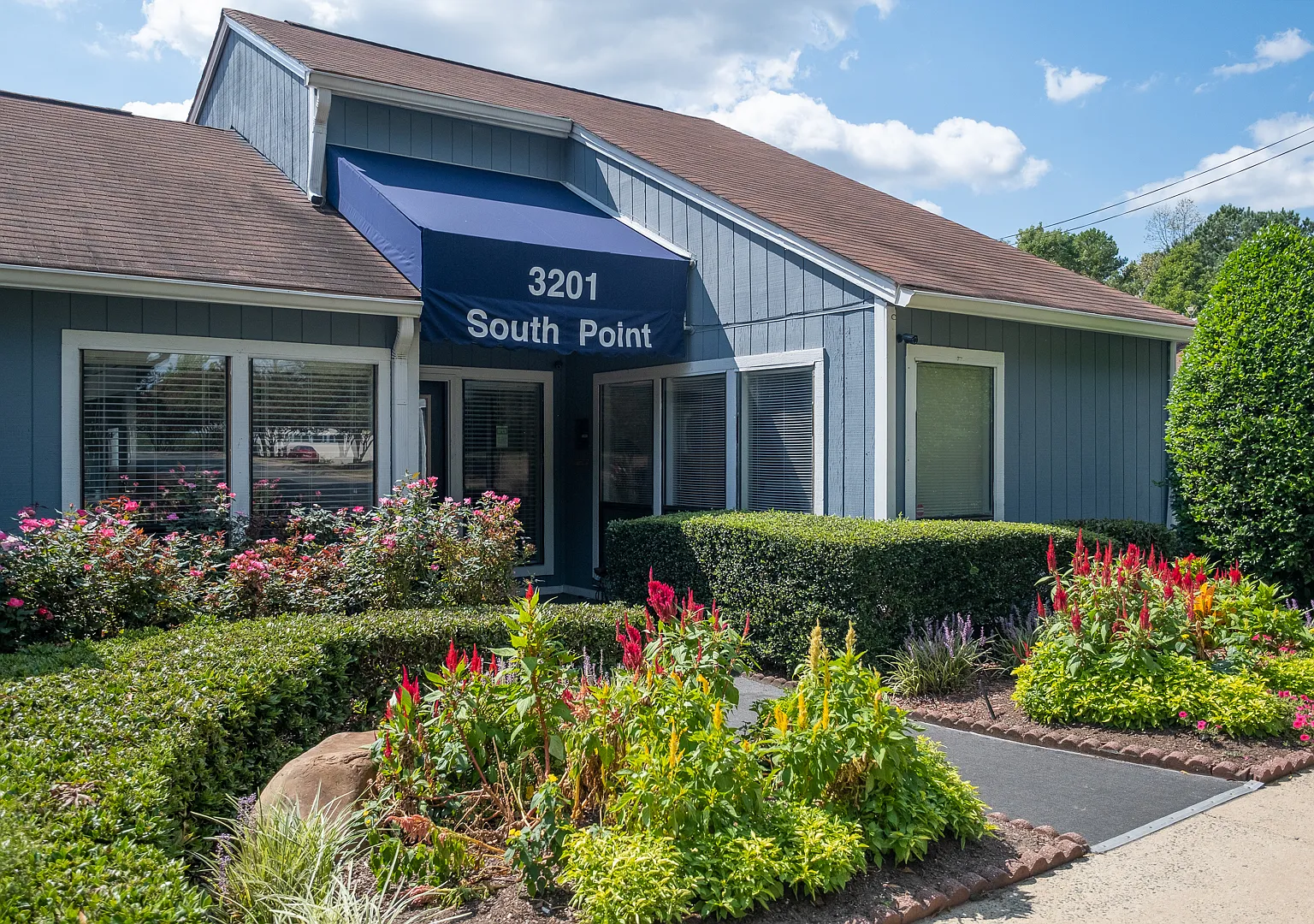 SOUTH POINT APARTMENTS — Photo 3