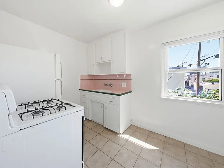 69 Glendora Ave — Photo 4