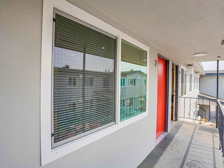 900 Alamitos Ave — Photo 32