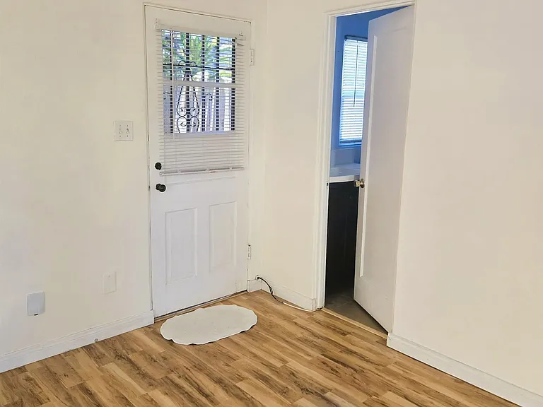 411 2nd St — Photo 18