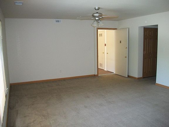 5th image of 210 Garfield Ave #4