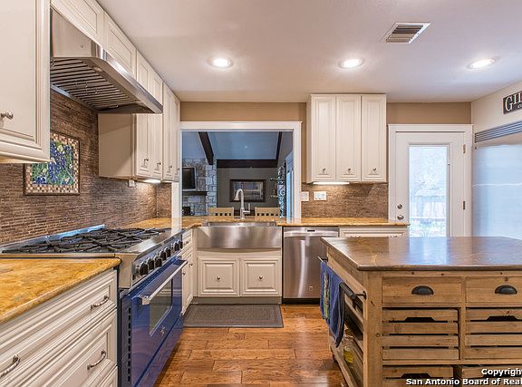 5th image of 8434 Kingsway St