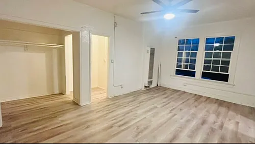 4013 Melrose Ave #403 Photo 1