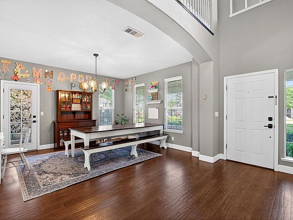 3rd image of 3130 Hillcrest Ct