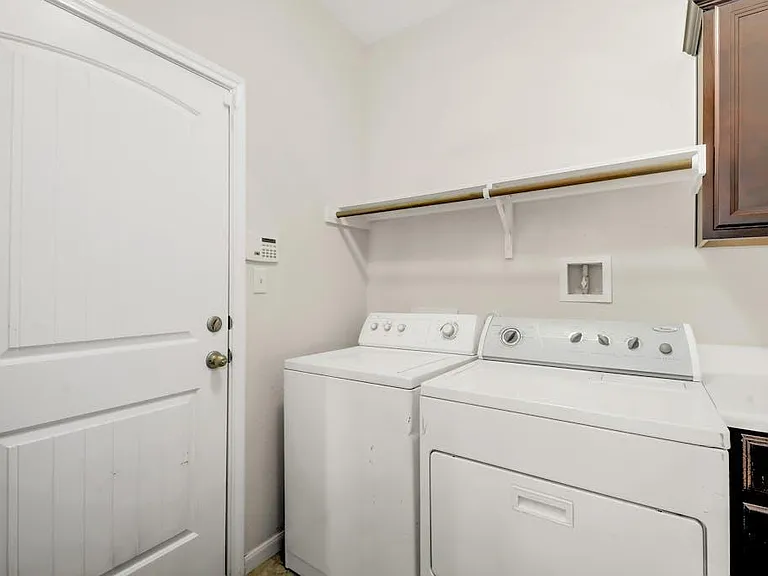 1332 Central Park Ct — Photo 22