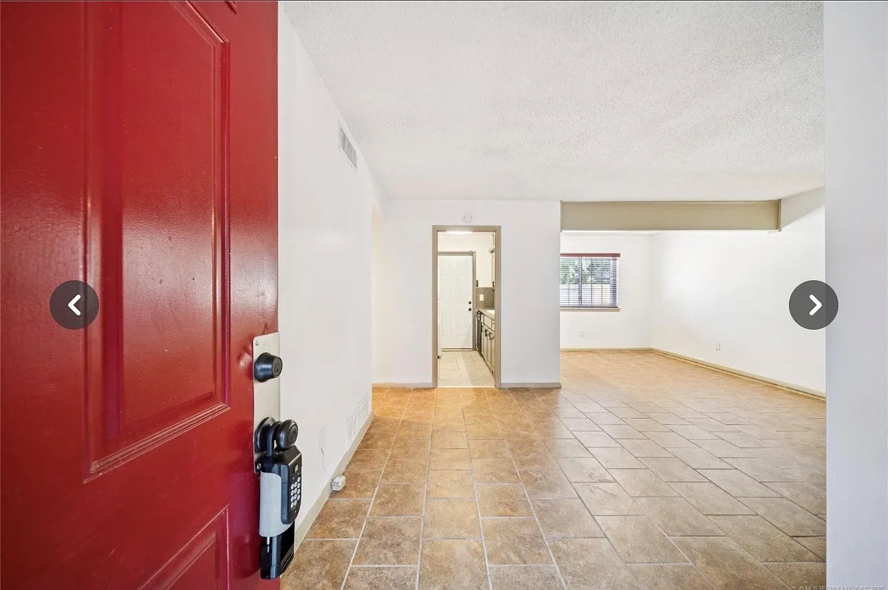 2 bed, 996 sqft, $1,100 — Photo 3