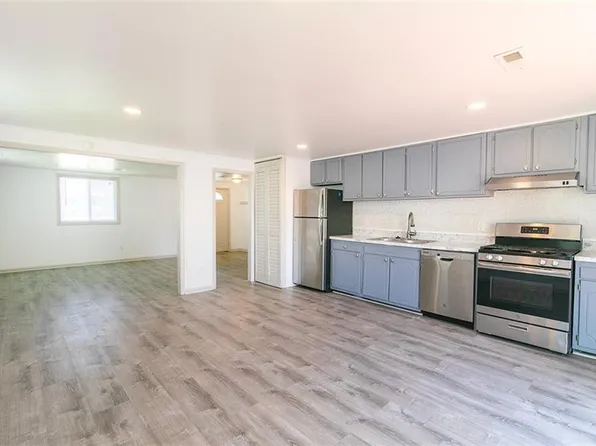 18 Somerset Ln, Hampton, VA 23669