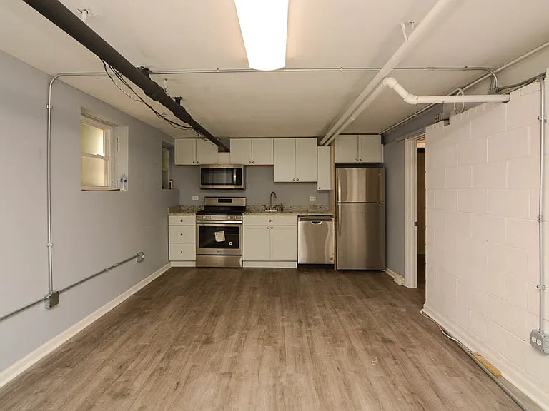 5534 N Artesian Ave #6H — Photo 9