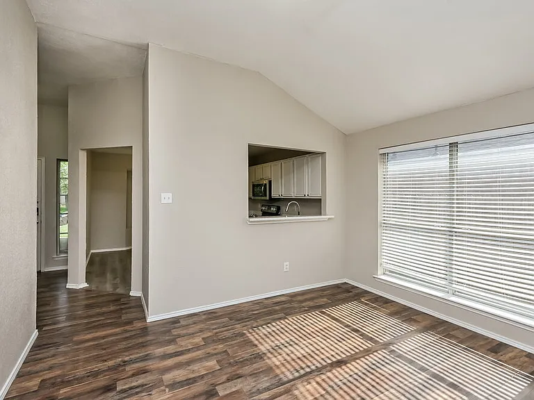 10217 Cypress Hills Dr — Photo 5