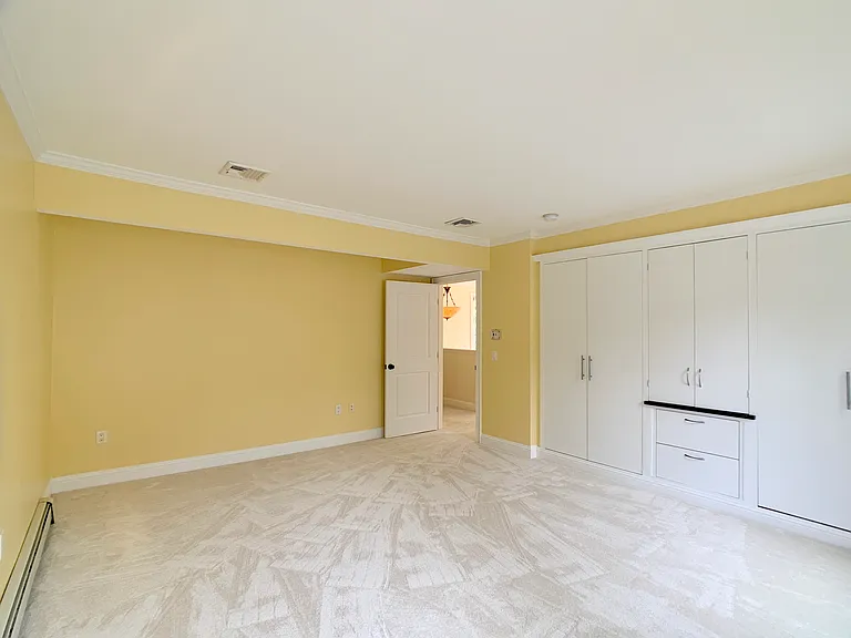 Brooks Ave — Photo 16