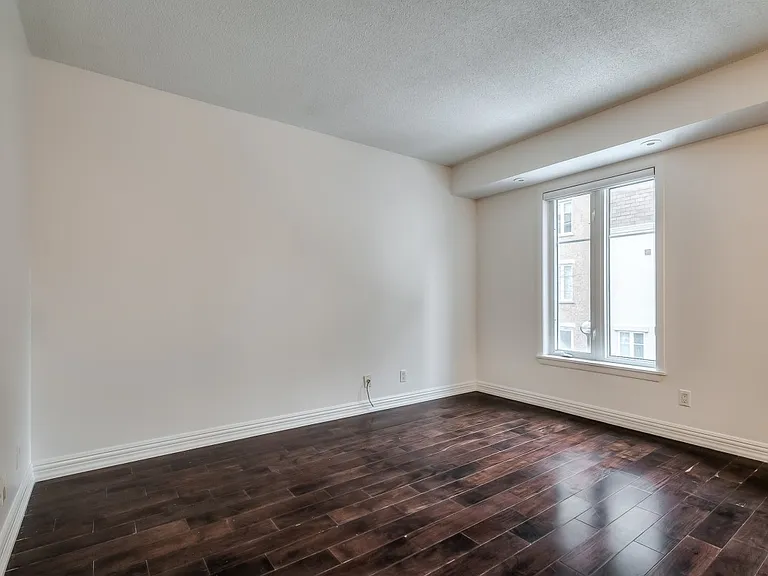 21 Pirandello St #1215 — Photo 6