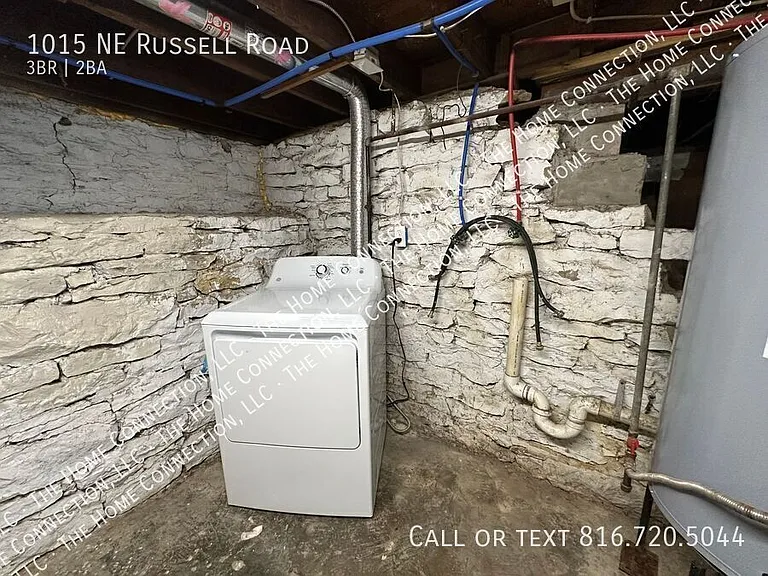 1015 NE Russell Rd — Photo 24