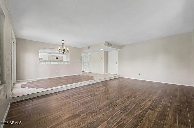 965 E Lamplighter Ln — Photo 5
