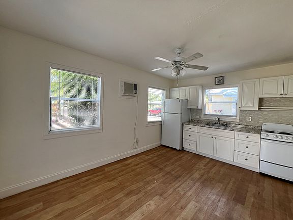 5th image of 3790 Gulfstream Rd APT 10