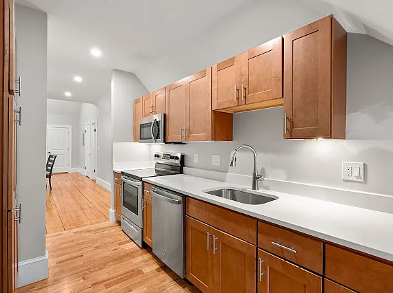 169 Hunnewell Ave #3T