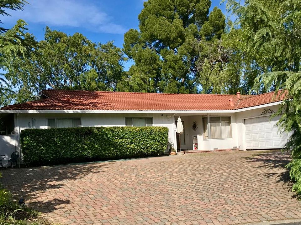 1st image of 13630 Riverdale Ct