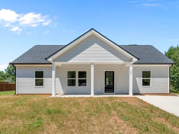400 Henson Cir, Carrollton, GA 30117