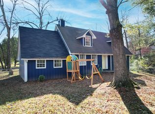 1121 Georgia Ave, Etowah, TN 37331