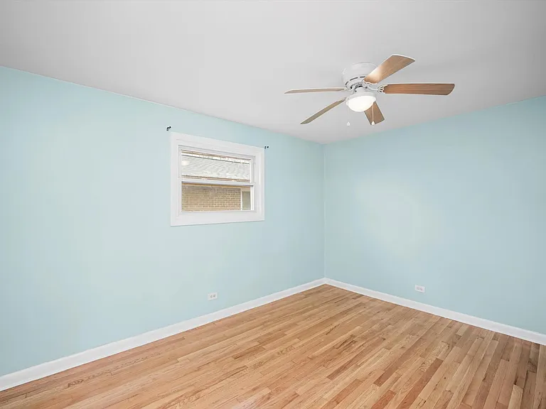 Bed room