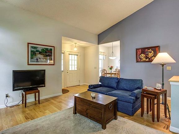4th image of 620 W Sandbar Cir
