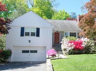 83 W Brookside Dr, Larchmont, NY 10538