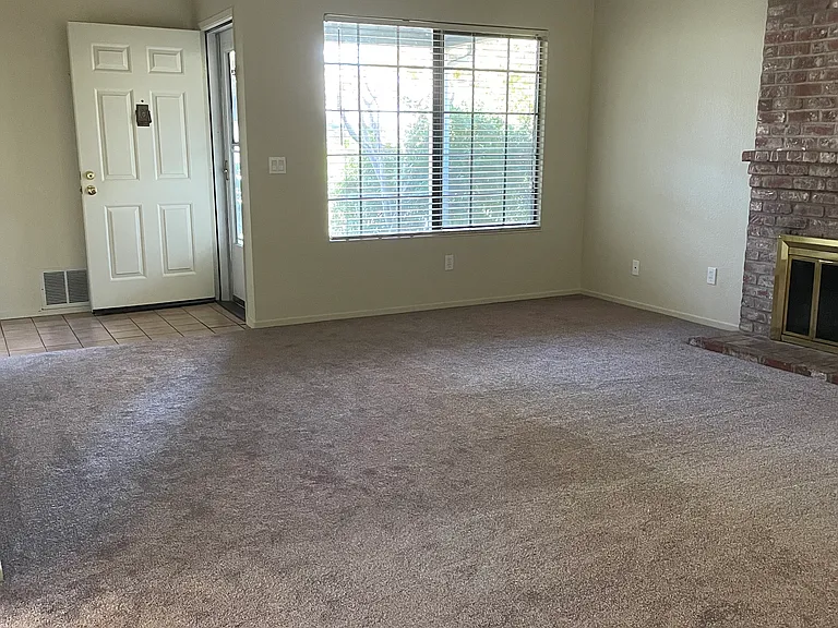 548 Eldridge Ave — Photo 3
