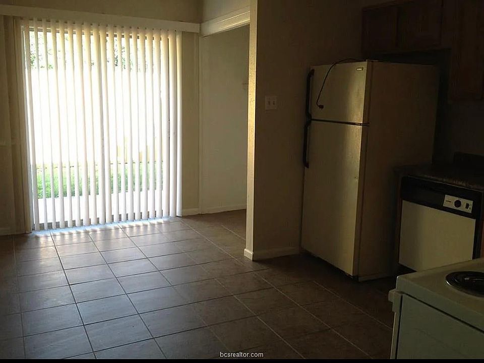 1st image of 1605 Cloverdale Cir #16