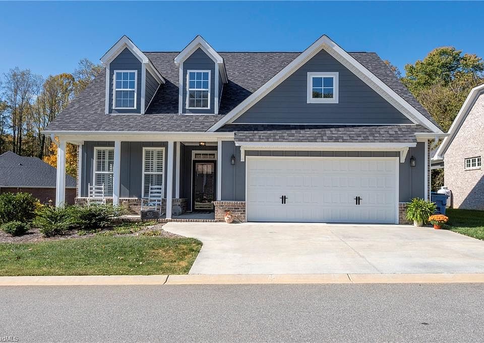 1st image of 423 Fernwood Dr