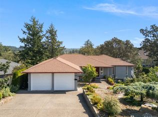 899 Currandale Ct, Saanich, BC V8X4Y2