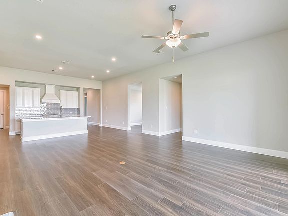 Plan 5039 Living Area