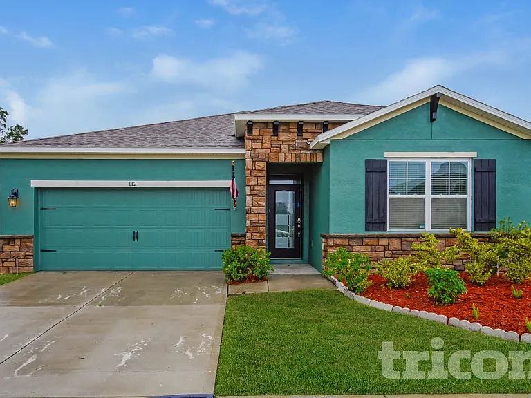 112 Waterside Cir — Photo 1