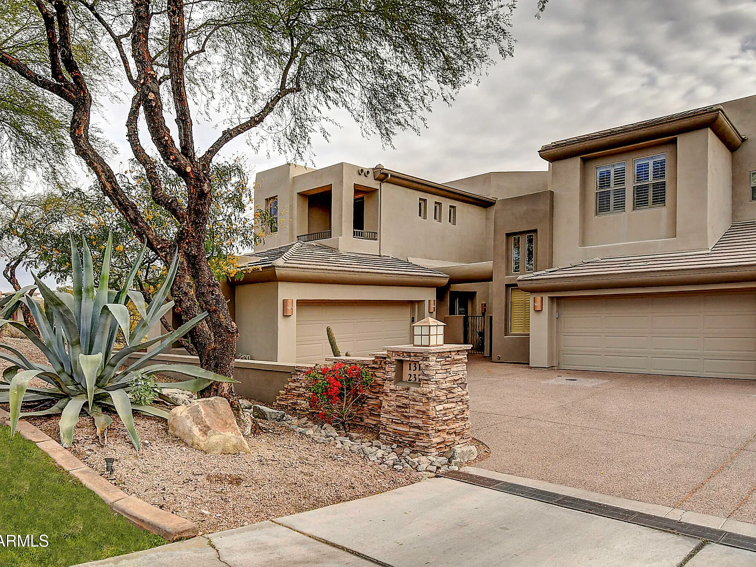 3 bed, 3.0 bath, 2618 sqft, $5,000 — Photo 2