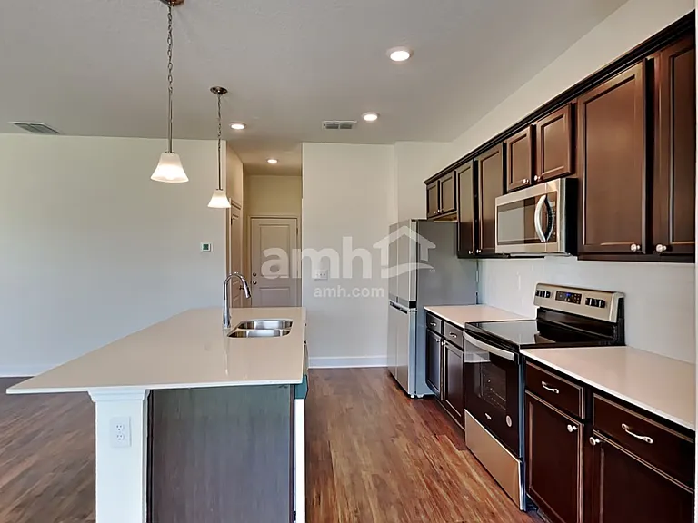 2114 Saffron Walden Dr — Photo 4