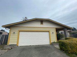 110 Colonial Ct, Crescent City, CA 95531