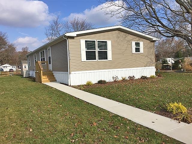 1st image of 33271 Marlin Ct