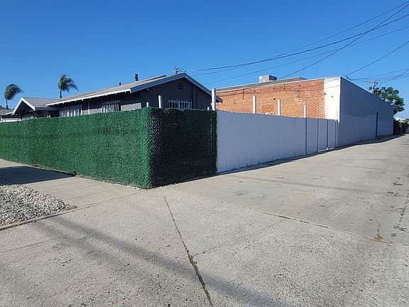 3rd image of 762 W Gardena Blvd