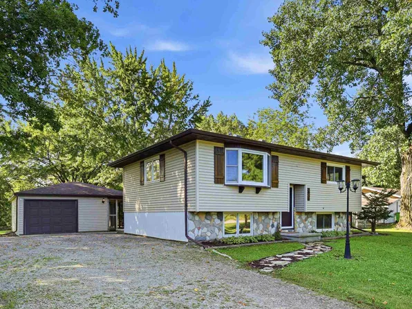 1931 Sky Ranch Ave, Oshkosh, WI 54904