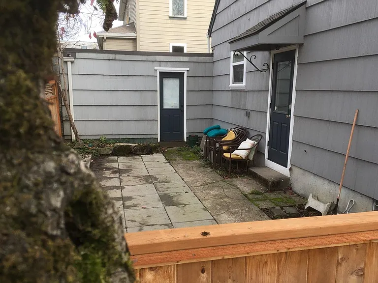 2545 SE Ankeny St — Photo 4