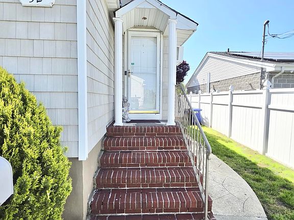 3rd image of 52 Bell Street