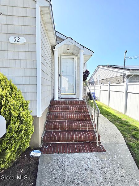 3rd image of 52 Bell Street