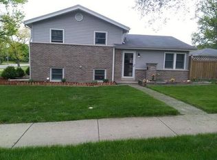 549 W Memory Ln, Addison, IL 60101