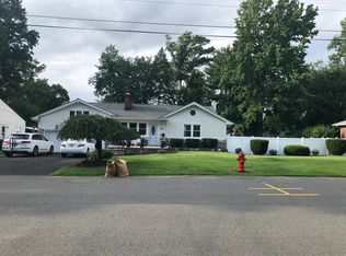 32 E Hegel Ave, Colonia, NJ 07067