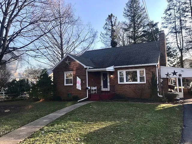 120 S Locust St photo 1