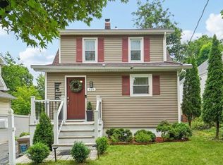 419 Fort Lee Rd, Leonia, NJ 07605